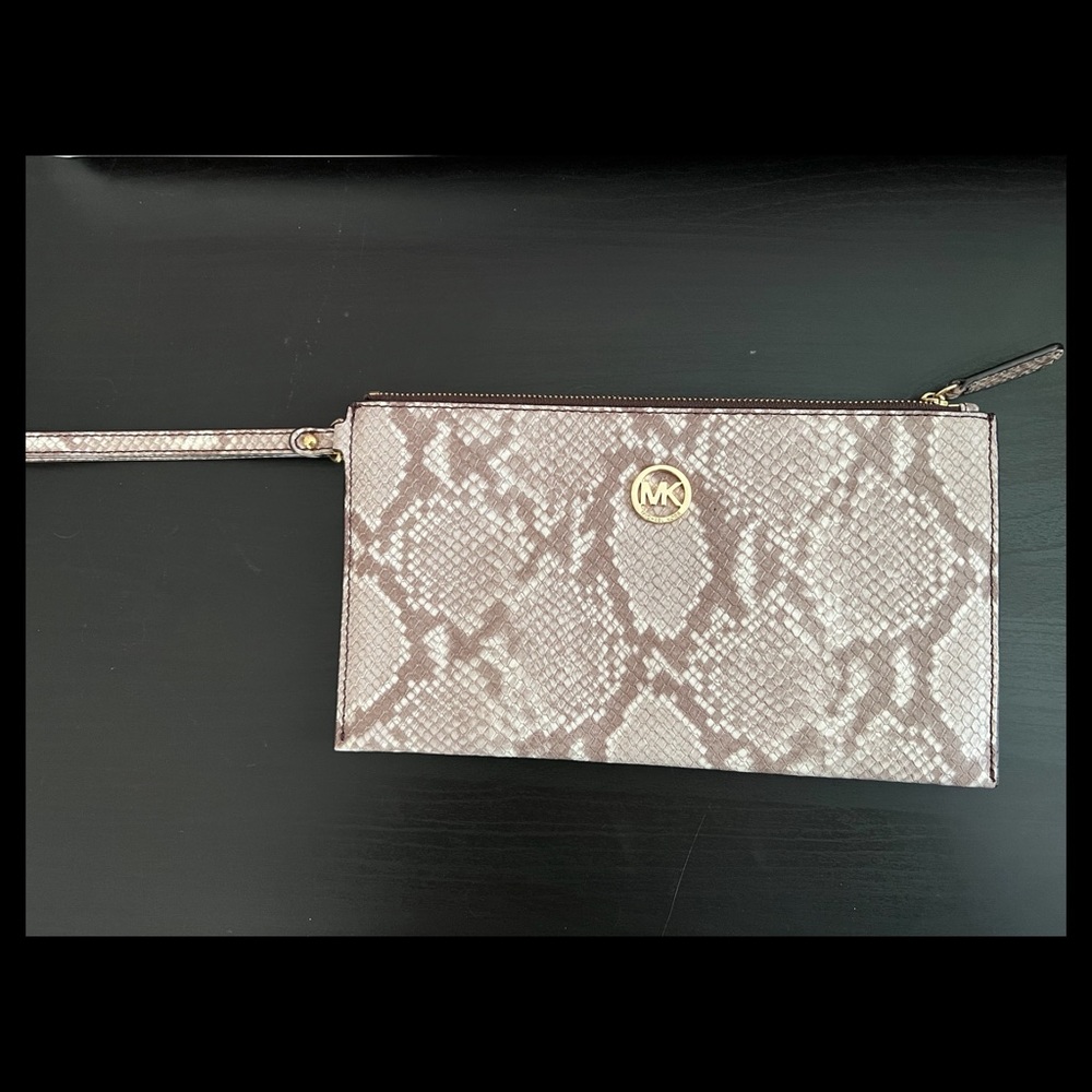 Michael Kors Wristlet
